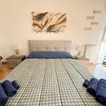 Domus Laurentia Apartment *